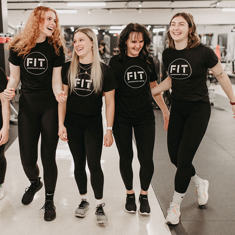 4 friends at the gym